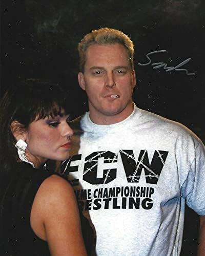 Sandman semnat 8x10 Foto WWE Legend ECW Imagine originală cu femeie Nancy Benoit - Fotografii de lupte autografate