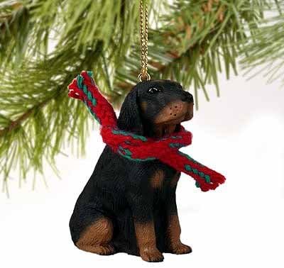 Coonhound minuscul în miniatură Un ornament de Crăciun negru -tan - încântător!