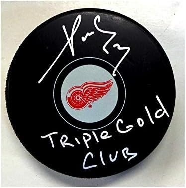Pavel Datsyuk autografat aripi roșii Detroit Puck înscris „Triple Gold Club”